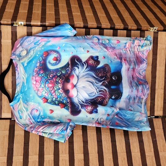 gnome Tops - NWOT! Gnome stretch top